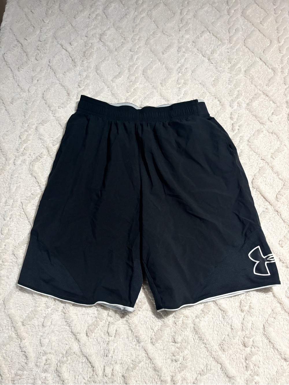 Under Armour shorts large